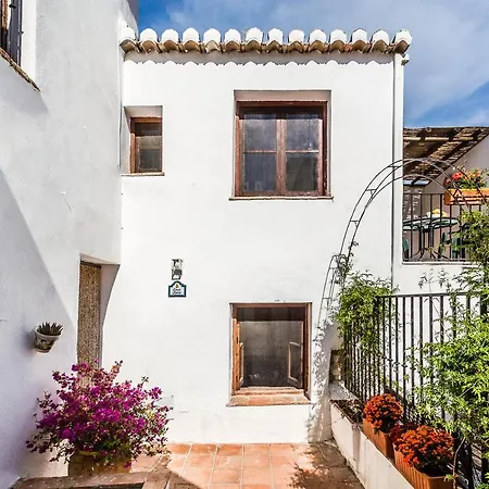 Casa Luna - 16th Century Traditional Spanish Holiday home Pinos del Valle